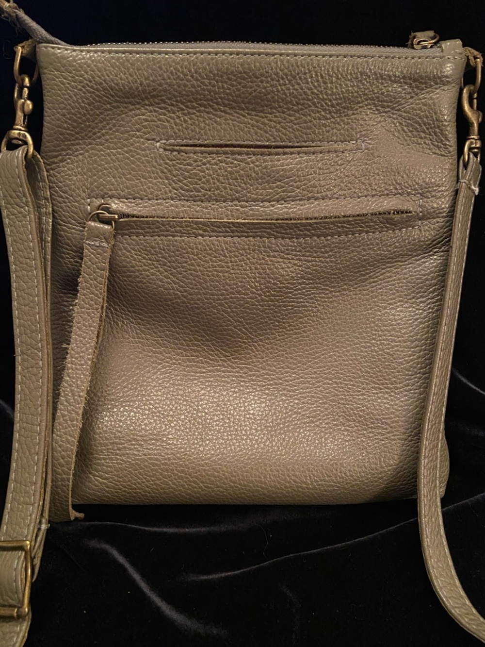 Overland Verano Leather Crossbody Bag Olive Green Euc $269 — image 5 of 8
